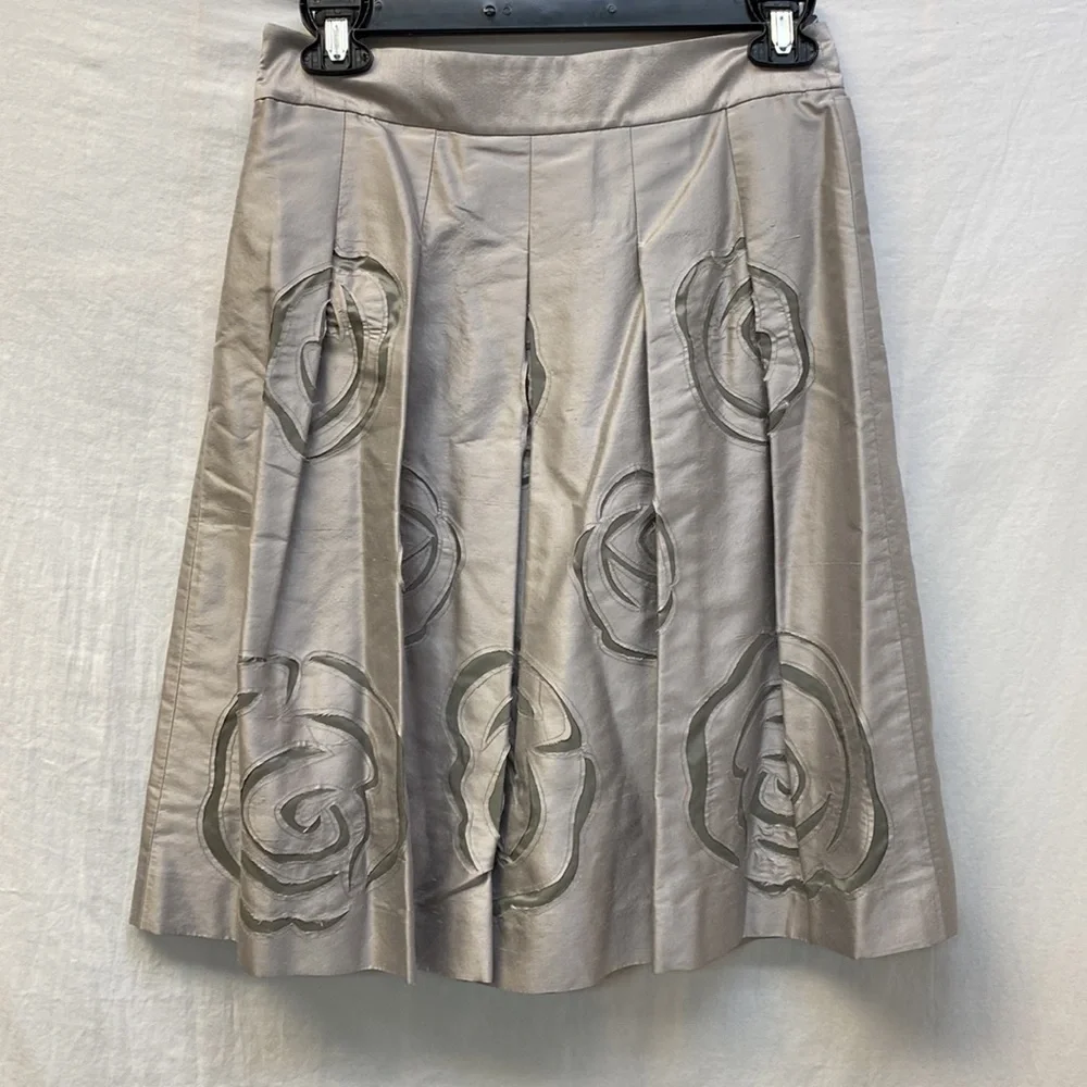 INC International Concepts Grace Cutout Roses Silk Skirt Silver Size 2 NWT